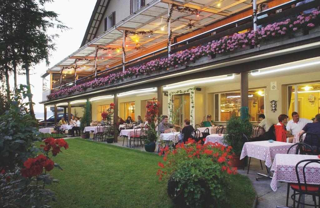 Hotel - Restaurant Eierhals Am Agerisee Oberägeri Εξωτερικό φωτογραφία